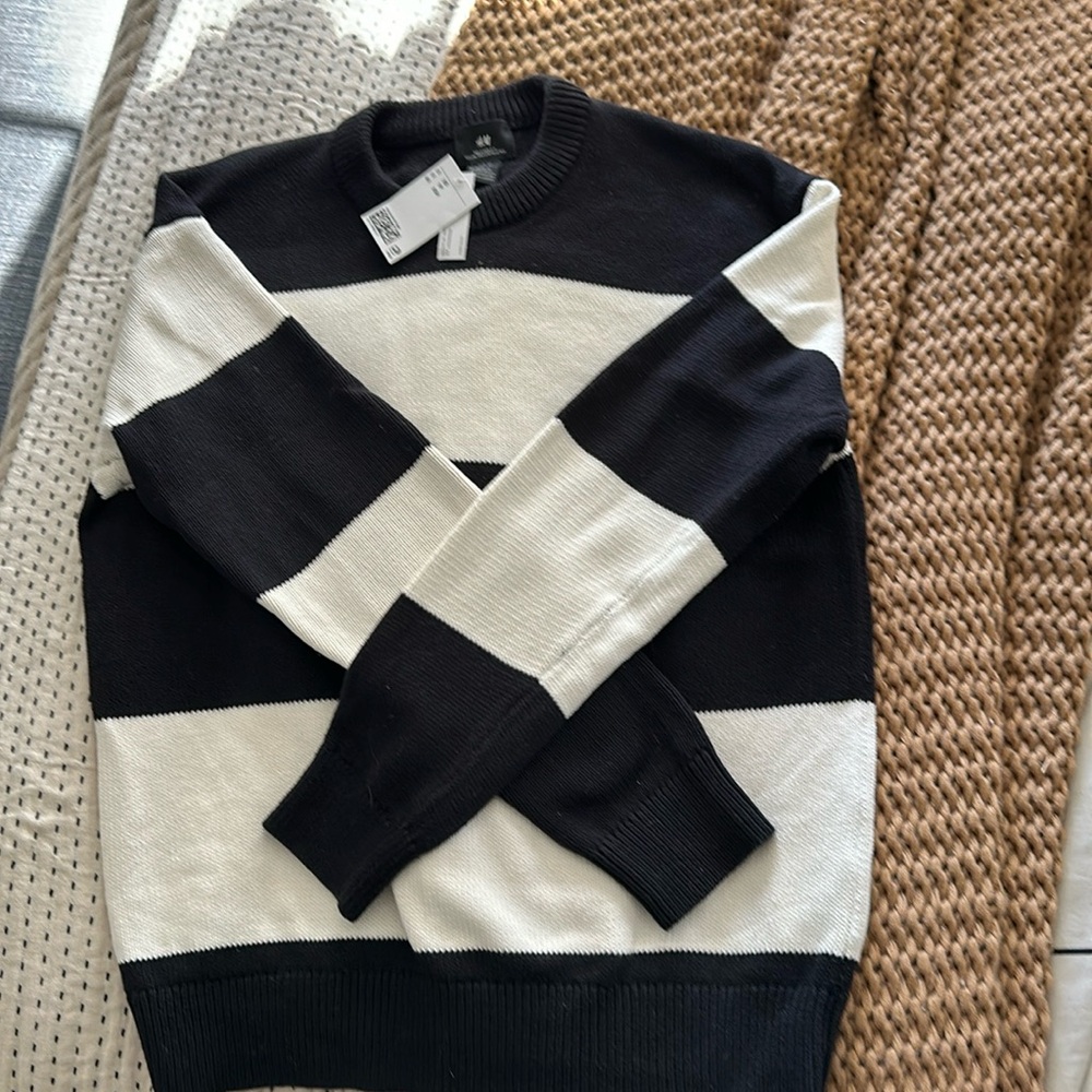 NWT H&M Black and White Rugby Stripes Sweater